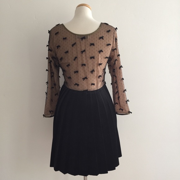 To Be Adored Abi Velvet Bow Dress - Picture 7 of 8